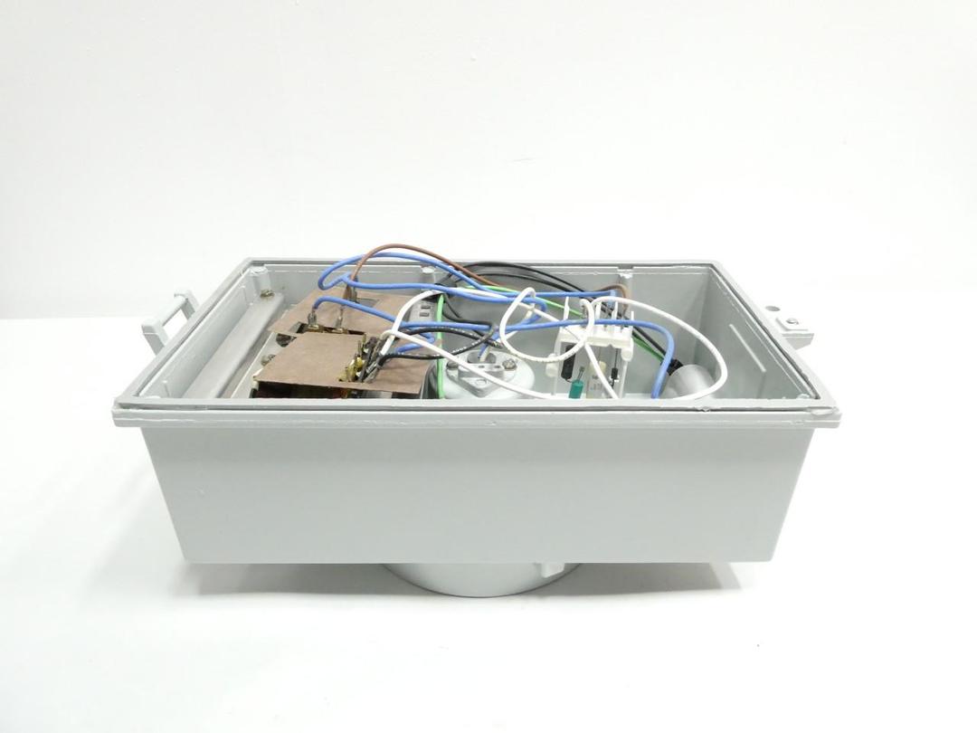 GENERAL ELECTRIC GE H2510L LIGHT FIXTURE 100W 480V-AC