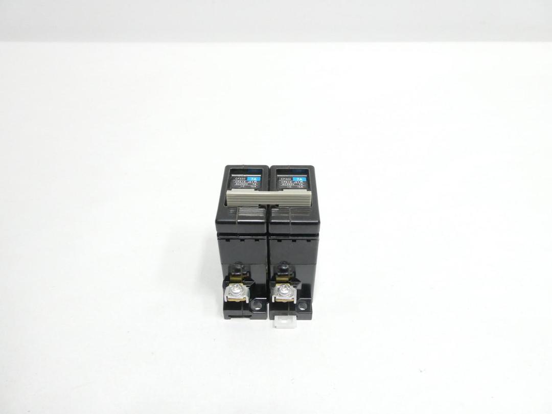 FUJI ELECTRIC CP32D MOLDED CASE CIRCUIT BREAKER 2P 7A AMP 250V-AC