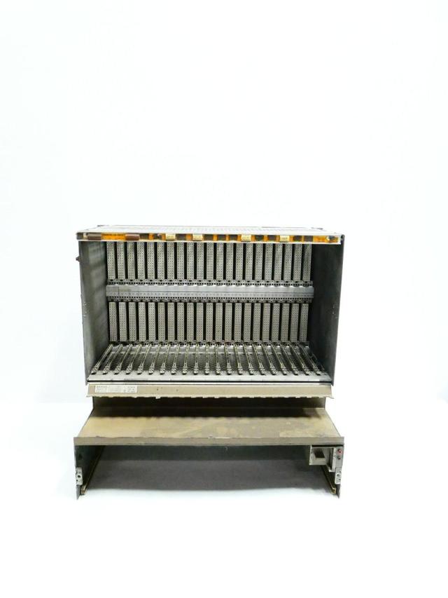SIEMENS 6ES5135-3UA11 SIMATIC S5 CHASSIS RACK MODULE