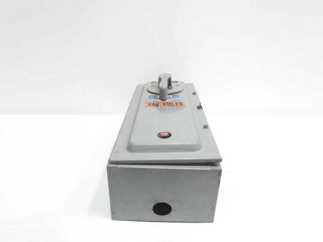 CUTLER HAMMER 9591 6-3-3-805 SIZE 1 AC AUTOMATIC STARTER 3P 110V-AC