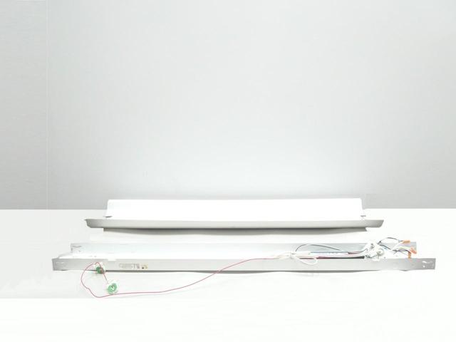 AFX ESI240E8XS FLUORESCENT LIGHT FIXTURE 40W 120-277V-AC