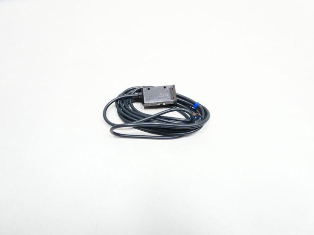 OMRON E3S-R11 PHOTOELECTRIC SENSOR 10-30V-DC