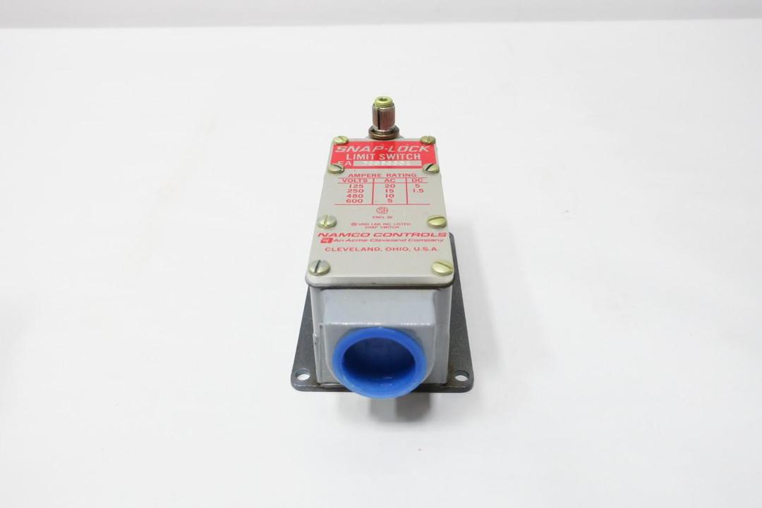 NAMCO EA700-50001 SNAP-LOCK LIMIT SWITCH 125/250/480/600V-AC 125/250V-DC