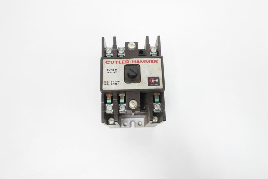 CUTLER HAMMER D26MB D26MPR D26MPL D26MPS CONTROL RELAY 120V-AC