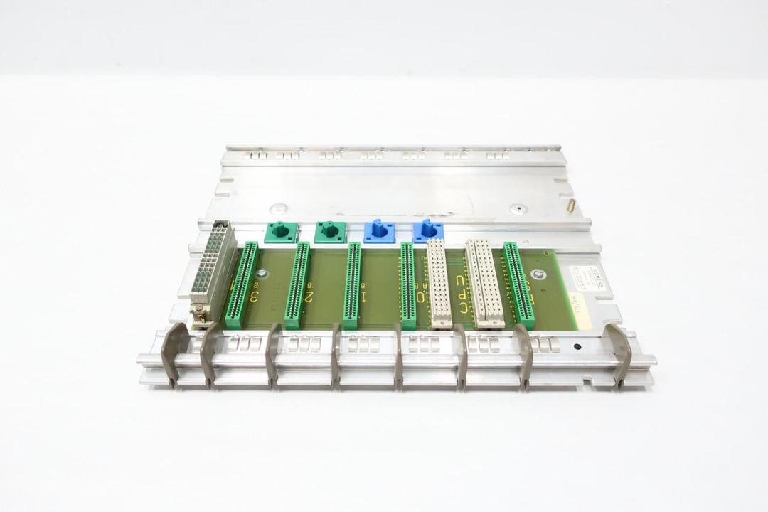 SIEMENS 6ES5-700-0LA11 MOUNTING RACK