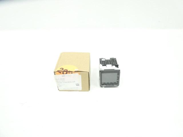 OMRON E5CC-CX3A5M-000 TEMPERATURE CONTROLLER 250V-AC