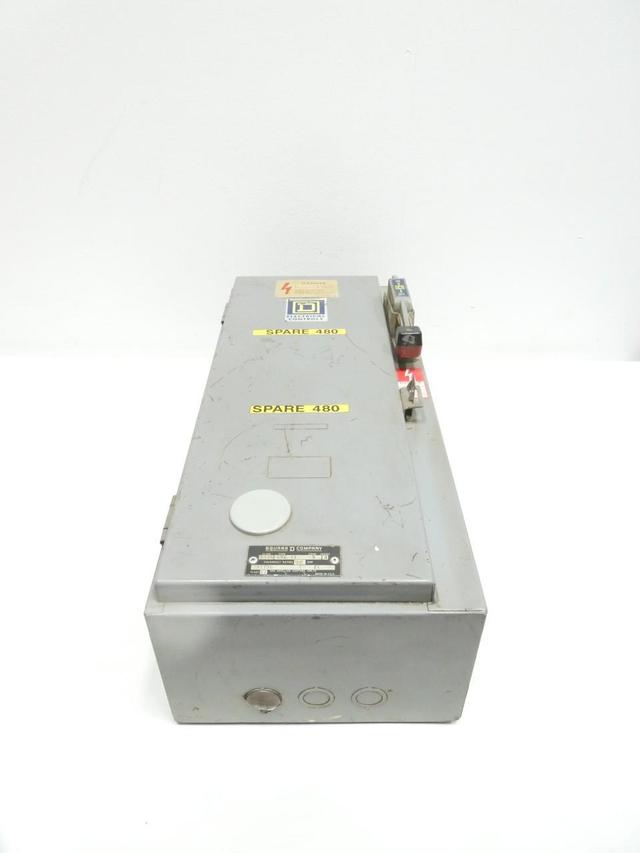 SQUARE D 8538 SBG13 ENCLOSURE AND DISCONNECT SWITCH