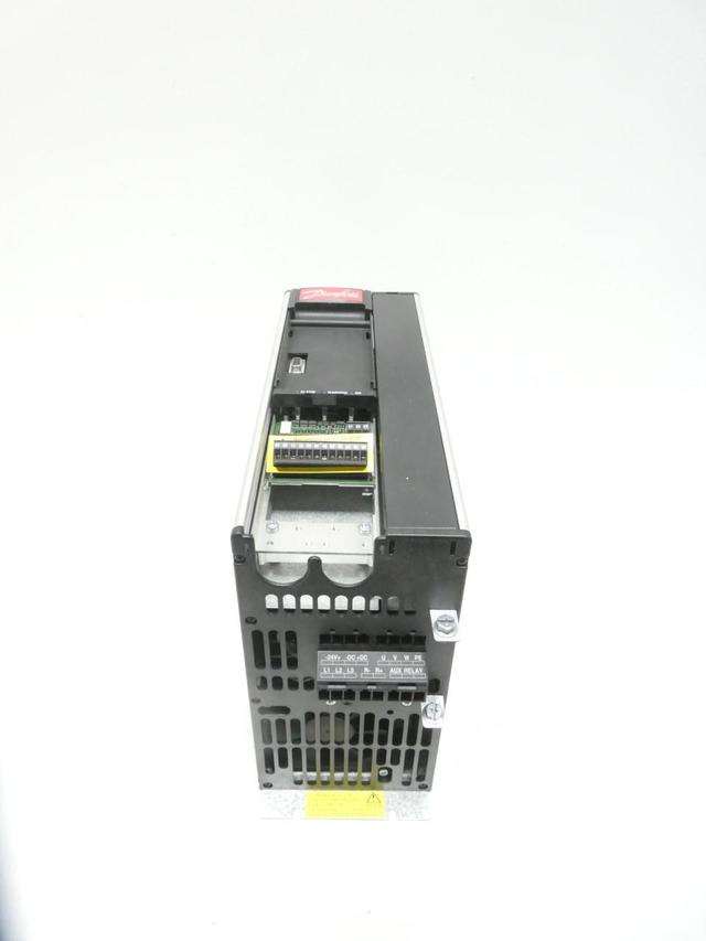 DANFOSS VLT5011PI5B20STR1D0F00A00C0 AC VFD DRIVE 380-500V-AC 0-1000HZ 12.2KVA