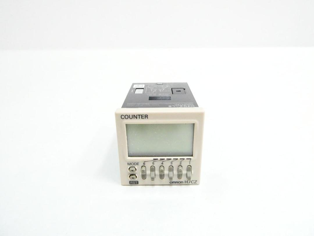 OMRON H7CZ-L8 COUNTER 100-240V-AC