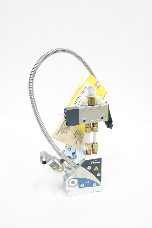 NORDSON MB2-01202ACATLBSPF93 HOT MELT GLUE APPLICATOR 150W 240V-AC