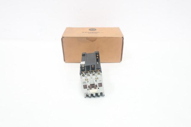 ALLEN BRADLEY 700DC-F220Z24 CONTROL RELAY 24V-DC