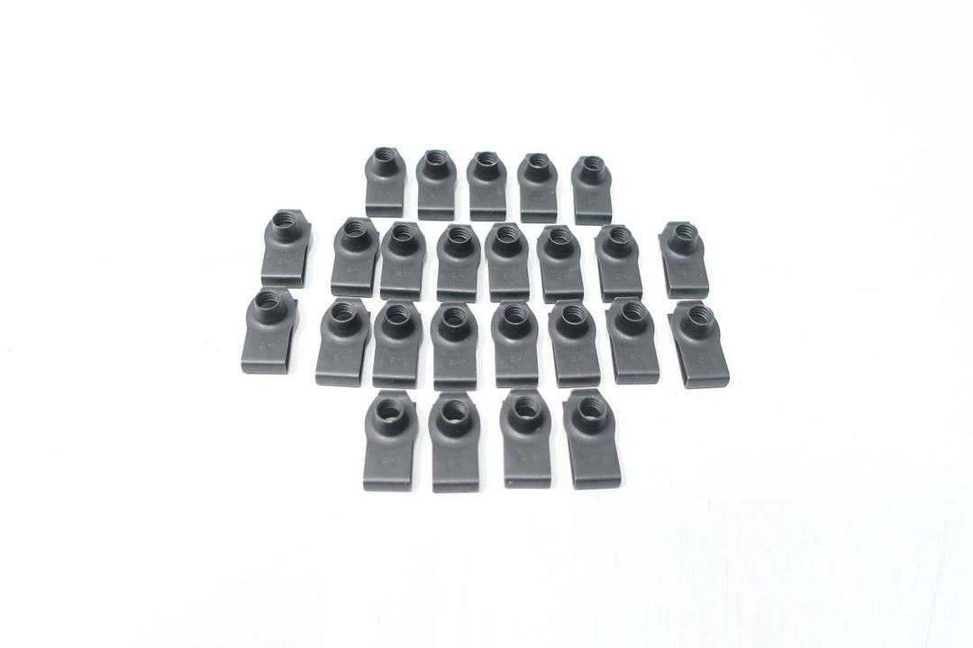 BOX OF 25 AUVECO 8814 EXTRUDED U-NUT