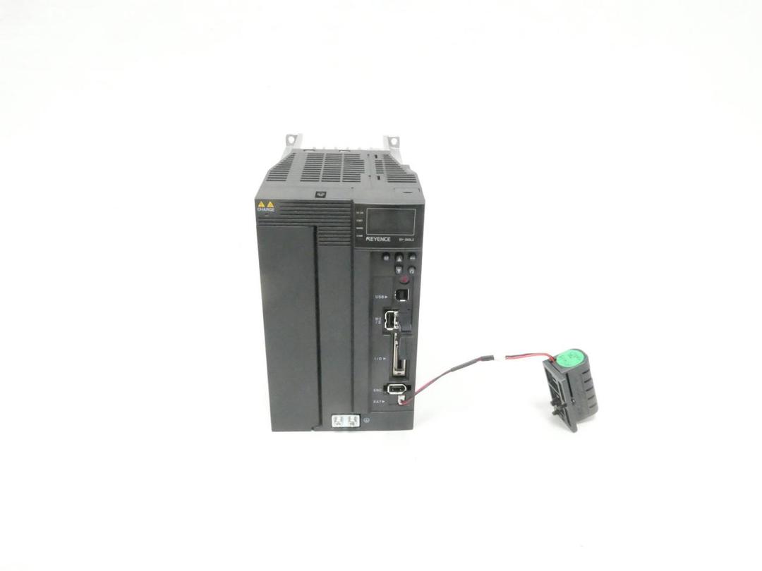 KEYENCE SV-300L2 SERVO DRIVE 200-230V-AC 0-230V-AC 3PH 3KW