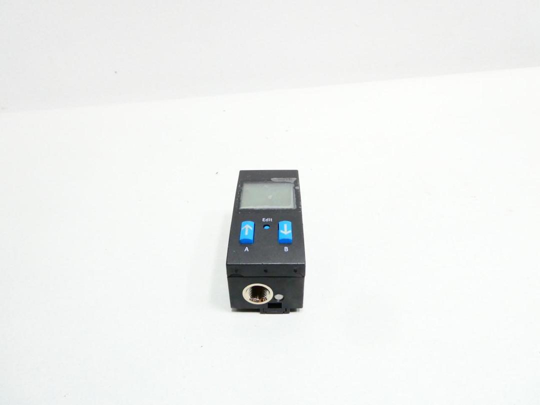 FESTO SDE1-D10-G2-H18-C-P1-M8 192030 PRESSURE SENSOR 0-10BAR 15-30V-DC