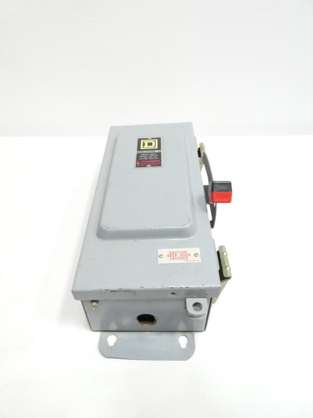 SQUARE D H36IAWK FUSIBLE DISCONNECT SWITCH 3P 30A AMP 600V-AC