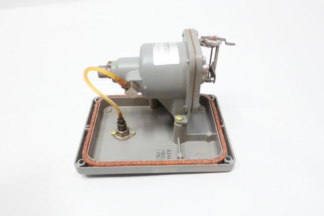 BAILEY 8B PNEUMATIC RECEIVER 3-15PSI