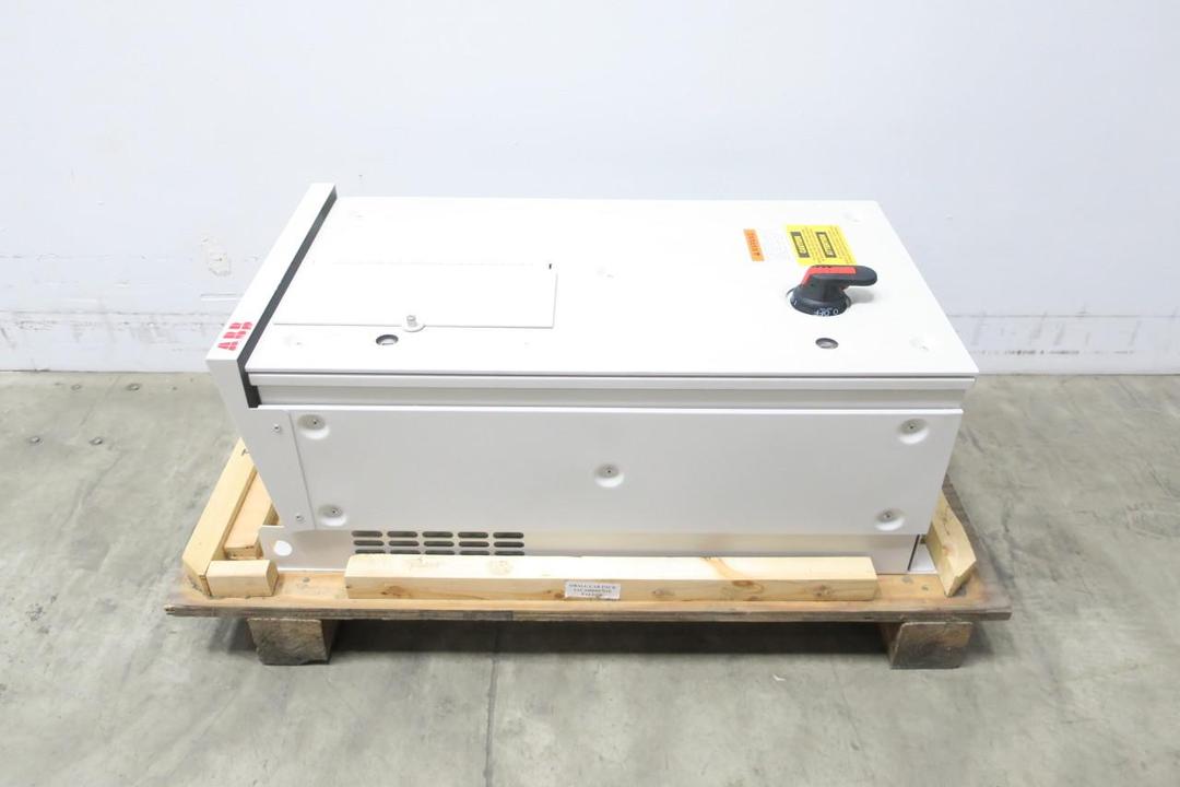 ABB ACH550-PDR-03A3-4+B058 AC VFD DRIVE 0-500HZ 0-480V-AC 1.5HP