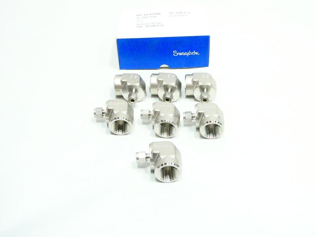 BOX OF 7 SWAGELOK SS-400-8-12 STAINLESS PIPE ELBOW 1/4IN TUBE X 3/4IN NPT