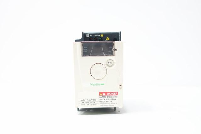 SCHNEIDER ATV12H075M2 ALTIVAR AC VFD DRIVE 200-240V-AC 0-400HZ 0-220/240V-AC 1HP