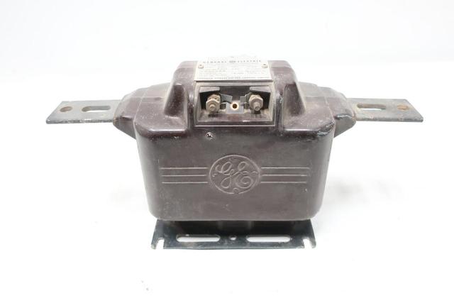 GENERAL ELECTRIC GE CM-8.7 31162X40 CURRENT TRANSFORMER 300:5A