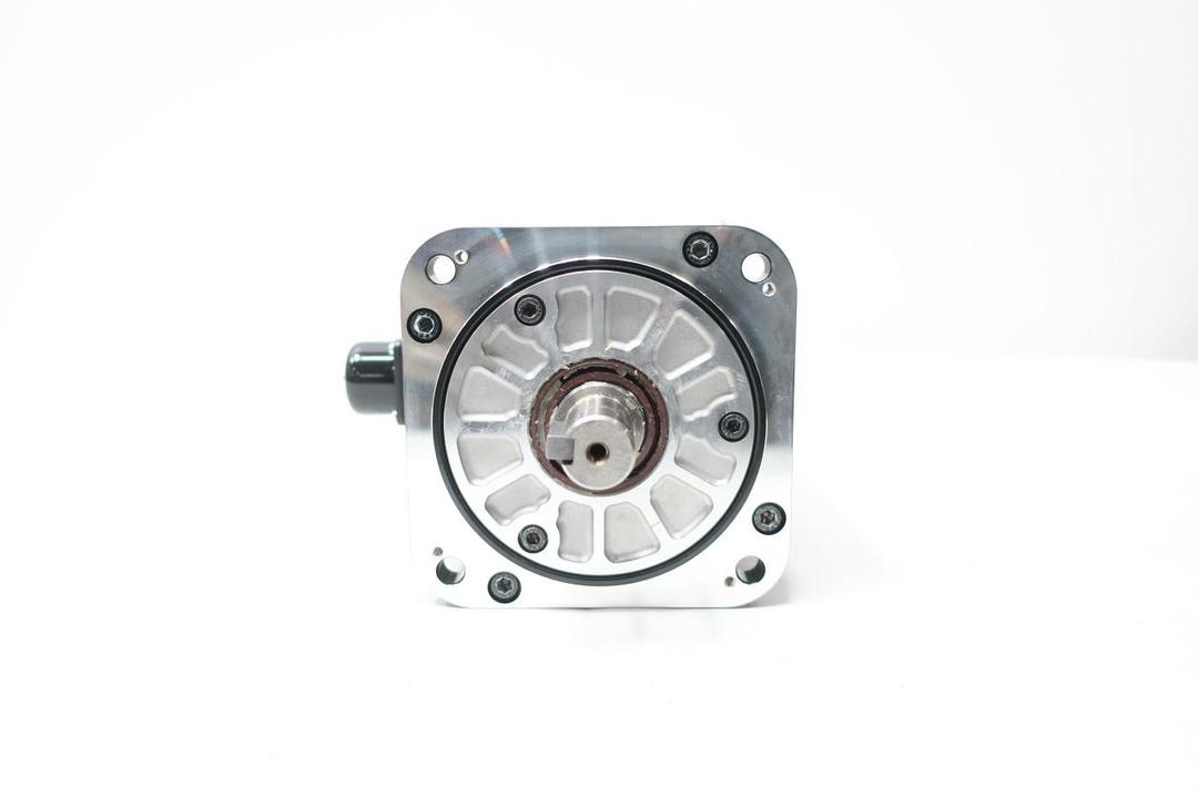 YASKAWA SGMRS-13A2A-YR12 SERVO MOTOR 1300W 1500RPM 8.34NM 200V-AC