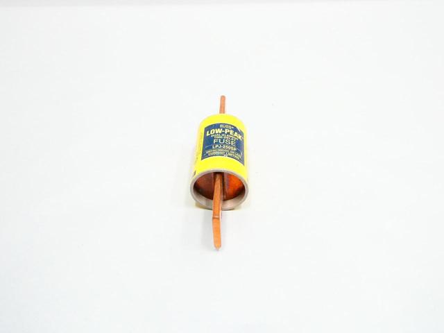 COOPER BUSSMANN LPJ-250SP DUAL-ELEMENT TIME DELAY FUSE J 250A AMP 600V-AC
