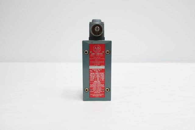 ALLEN BRADLEY 802X-AM7 LIMIT SWITCH 120-600V-AC