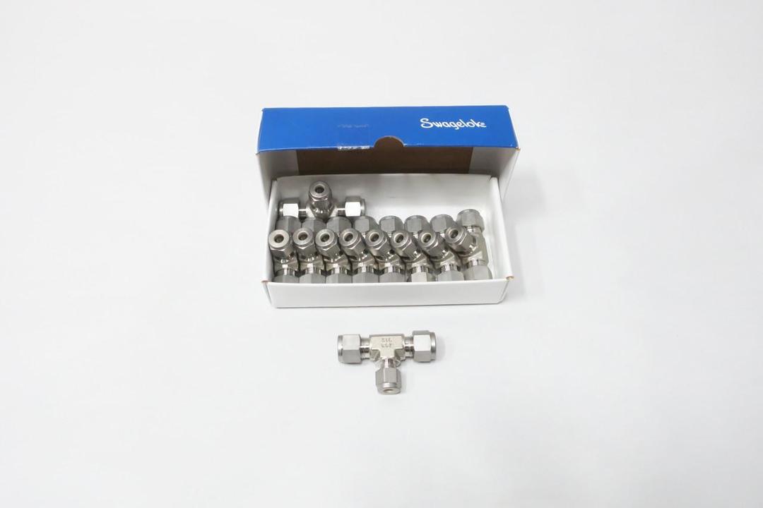 BOX OF 10 SWAGELOK SS-600-3-6-4 STAINLESS TEE 3/8IN TUBE 3/8IN TUBE 1/4IN TUBE