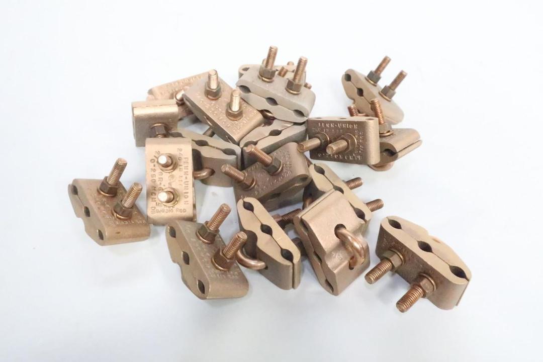 BOX OF 18 PANDUIT GPC3250-38-X BRONZE GROUNDING CLAMP U-BOLT 5/8IN-3/4IN