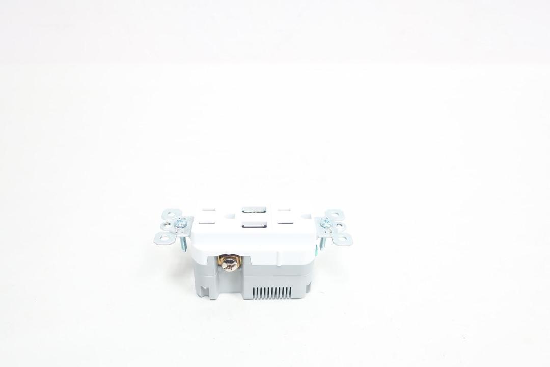 PASS SEYMOUR TR5262USB-W TAMPER RESISTANT DUPLEX OUTLET W/ USB CHARGER 125V-AC