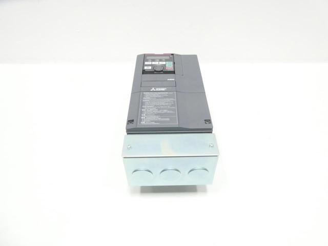 MITSUBISHI FR-A820-00250-1-N6 INVERTER 200-240V-AC 0.2-590HZ 200-240V-AC
