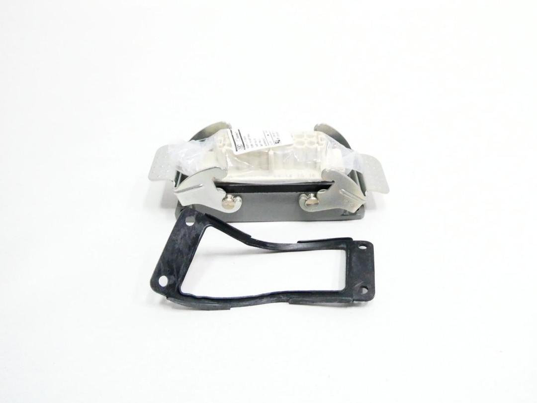 MOLEX 7816.6413.0 DOUBLE LEVER BULKHEAD MOUNT HOUSING