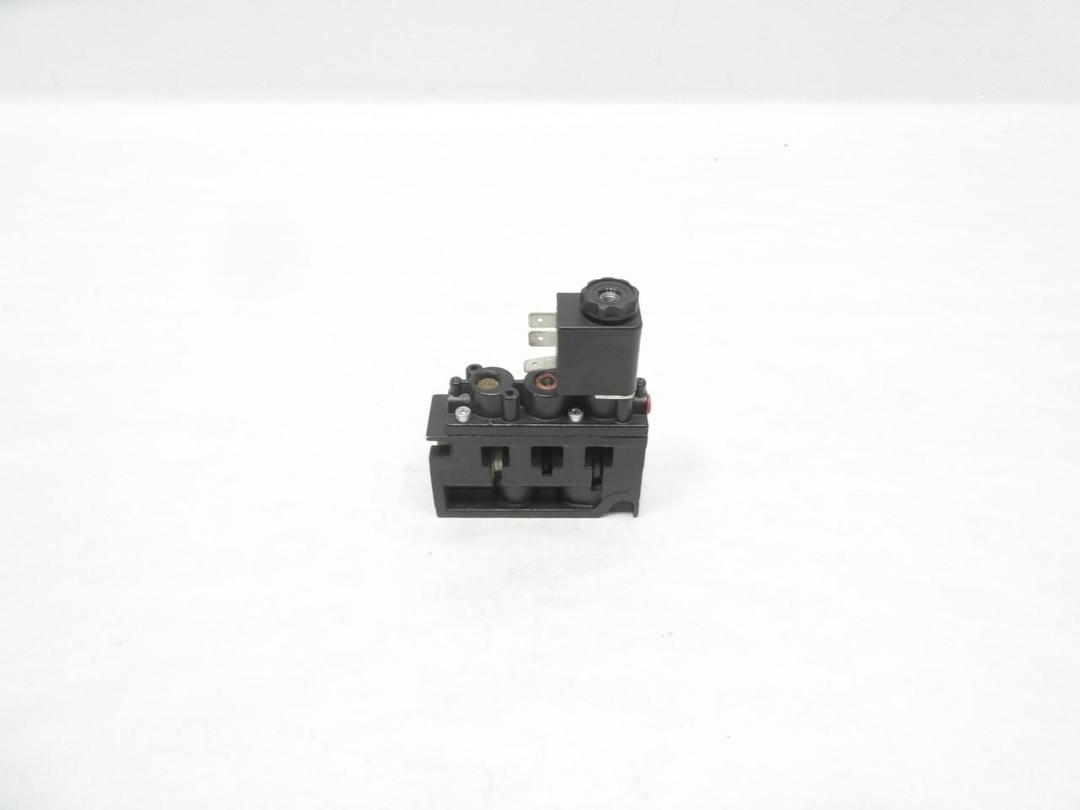 ARO A222SS-120-A-G SOLENOID VALVE AIR CONTROL 120V-AC 1/2IN NPT