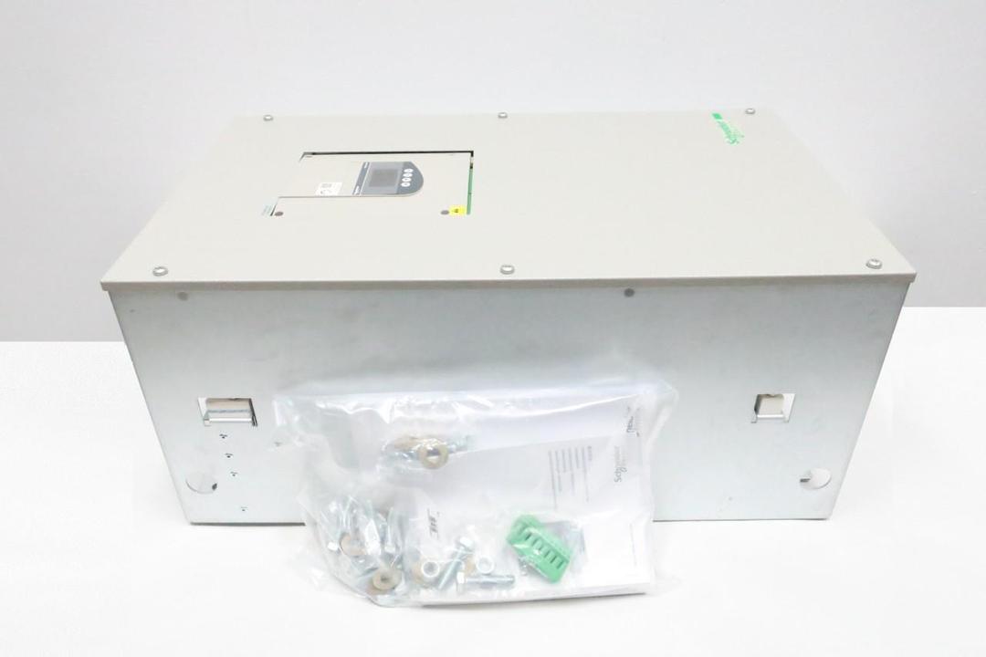 SCHNEIDER ATS48C59Y ALTISTART 48 SOFT STARTER 590A AMP 400HP 208-690V-AC