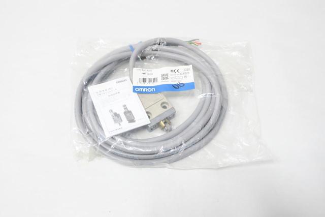 OMRON D4C-4203 125V-AC 30V-DC LIMIT SWITCH