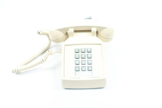 CORTELCO 250009-VBA-20M IVORY DESK TELEPHONE
