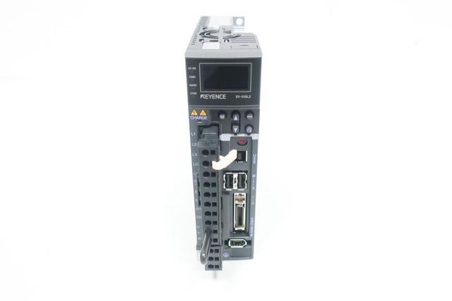 KEYENCE SV-010L2 SERVO DRIVE 200-230V-AC 0-230V-AC 3PH 100W