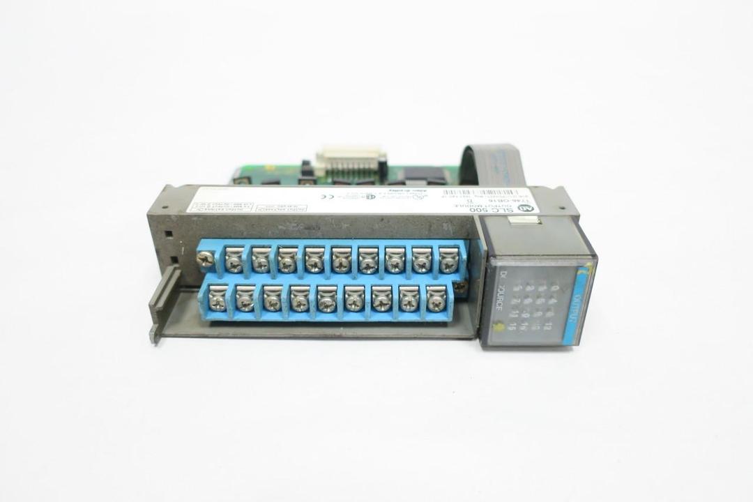ALLEN BRADLEY 1746-OB16 OUTPUT MODULE SER D