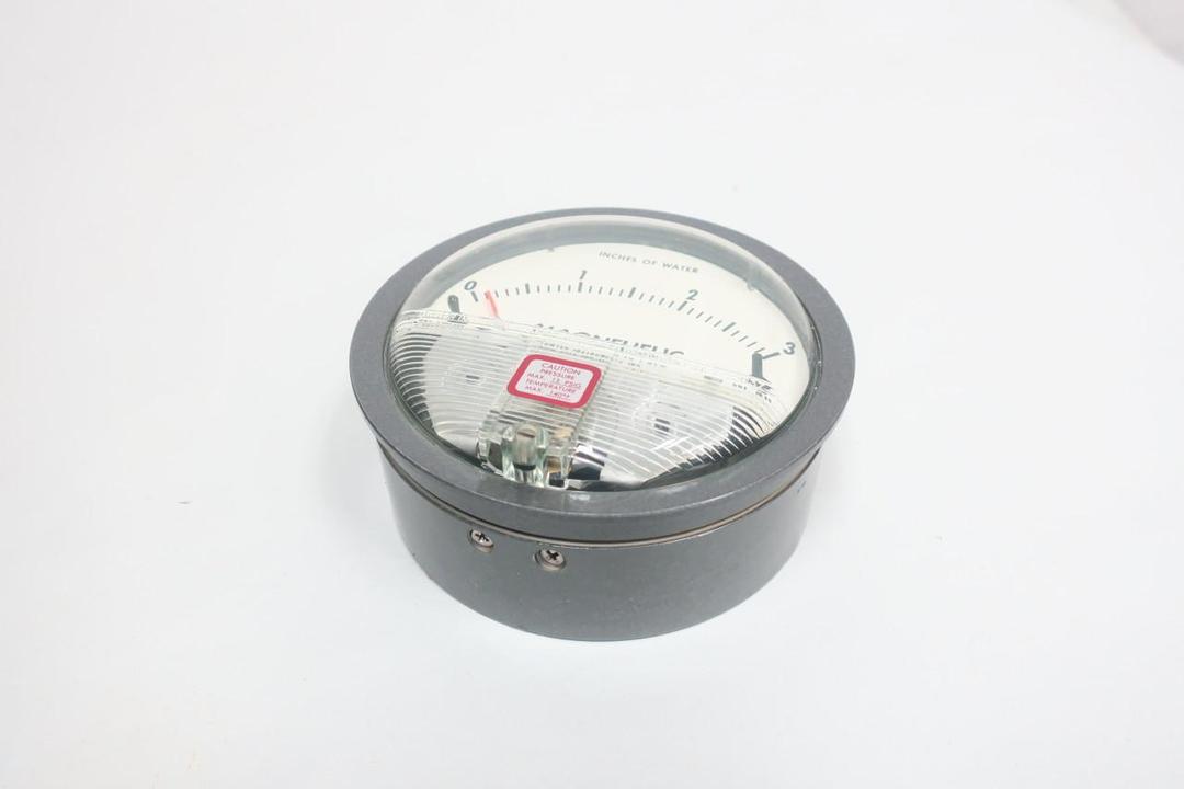 DWYER 2003 MAGNEHELIC PRESSURE GAUGE 0-3IN-H2O