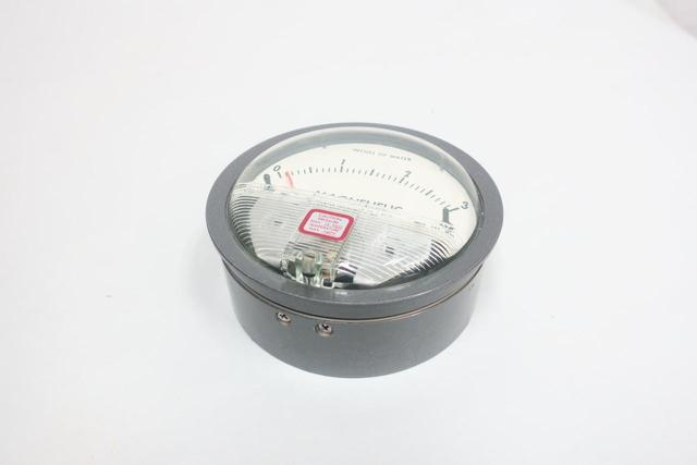 DWYER 2003 MAGNEHELIC PRESSURE GAUGE 0-3IN-H2O