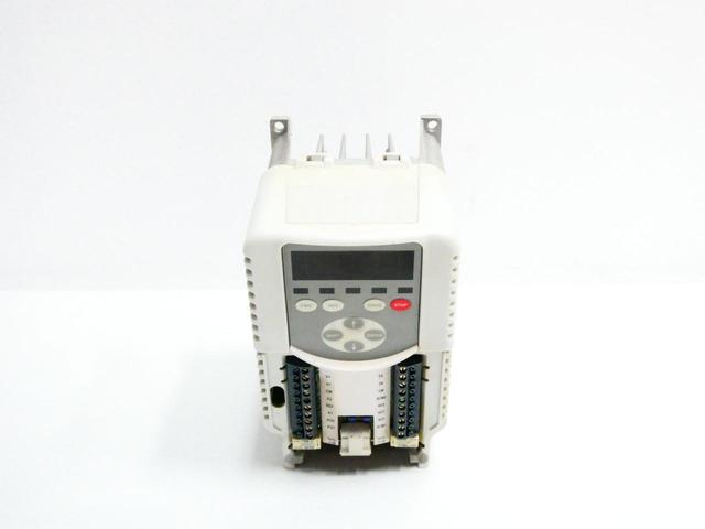 TB WOODS EF1C40010B E-TRAC AC VFD DRIVE 380-460V-AC 0-460V-AC 1HP