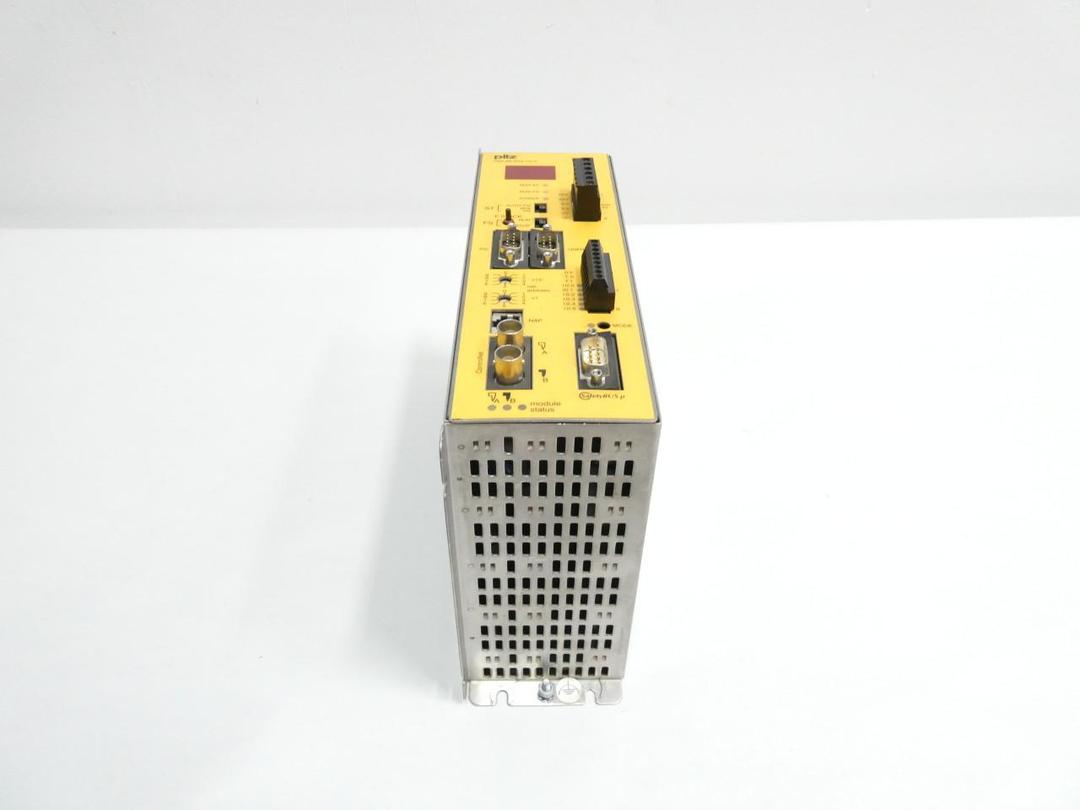 PILZ PSS SB 3006 CN-A 301470 COMPACT SAFETY PROCESSOR SYSTEM COUPLER MODULE