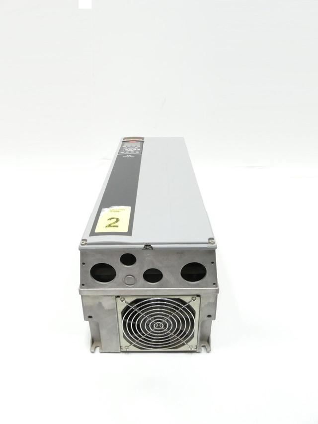 DANFOSS FC-102P30KT4E55H1XGCXXXSXXXXAXBXCXXXXDX DRIVE 0-1000HZ 0-480V-AC 40HP