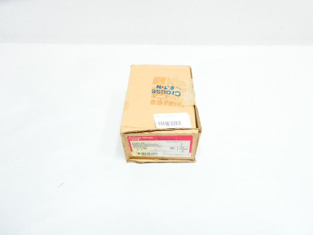 BOX OF 2 CROUSE HINDS EYS31 SA VERTICAL OR HORIZONTAL FEMALE SEALING FITTING 1IN