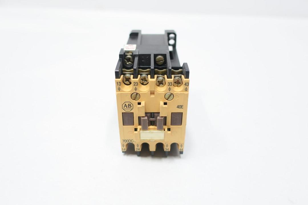 ALLEN BRADLEY 700DC-F400Z48 CONTROL RELAY 48V-DC
