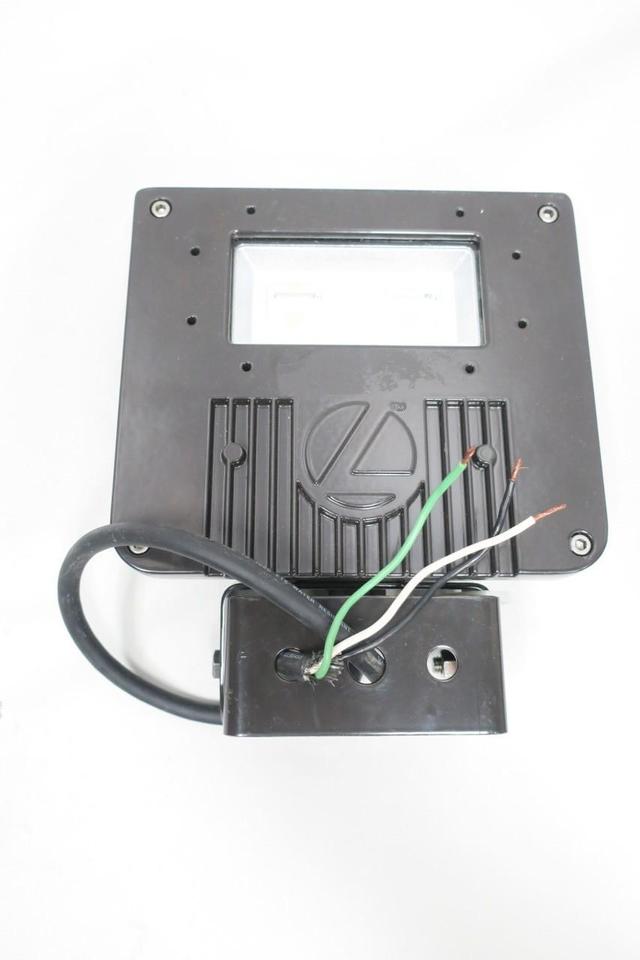 LITHONIA LIGHTING DSXF1 LED P2 50K YK M4 LIGHT FIXTURE 42W 120-277V-AC