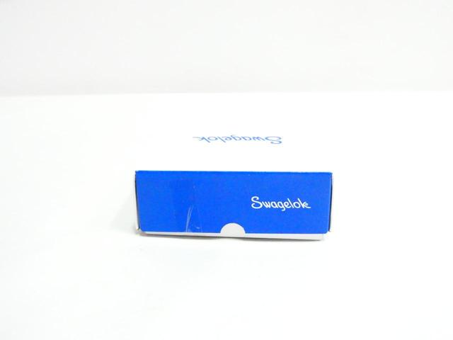 BOX OF 24 SWAGELOK SS-8-P STAINLESS PIPE PLUG 1/2IN NPT