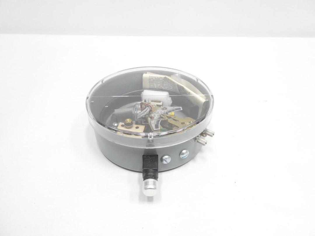 MERCOID DA-21-2-8S PRESSURE SWITCH 3/8IN 10-200PSI