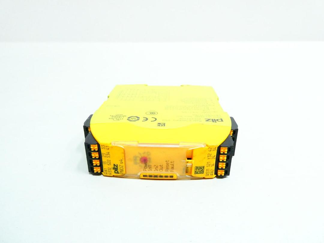 PILZ PNOZ S4 C 24VDC 3N/O 1N/C 751104 SAFETY RELAY 24V-DC