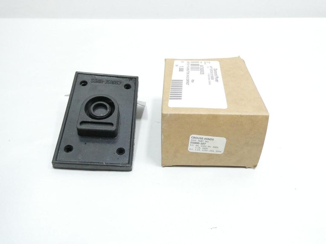CROUSE HINDS E5000-107 PUSHBUTTON ASSEMBLY 120/240V-AC 125/250V-DC